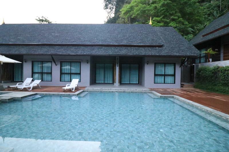 The Scene Cliff View Villas By Swiss-Belhotel Krabi town Extérieur photo